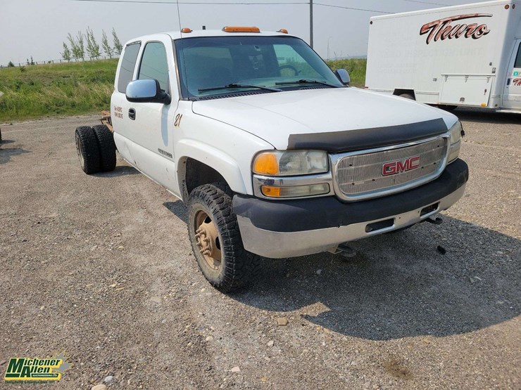 2001-gmc-sierra-3500-image-4