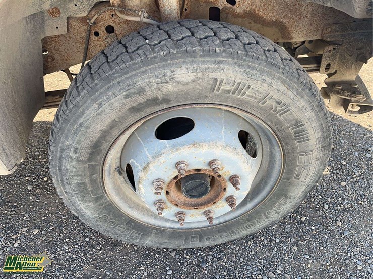 2002-ford-f550-image-13