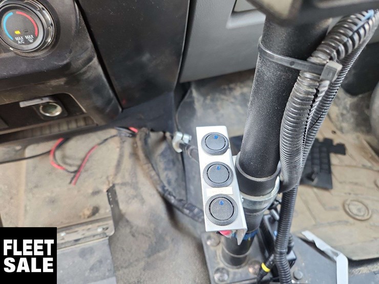2022-ford-f550-image-27