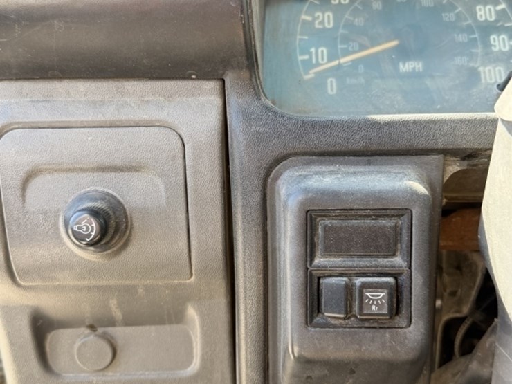 2001-gmc-w3500-image-39