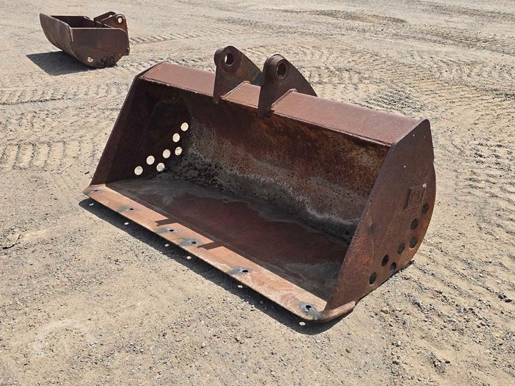 caterpillar-60-image-1