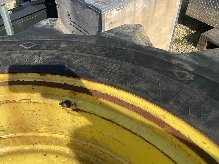#2039-•-john-deere-tractor-duals-image-8