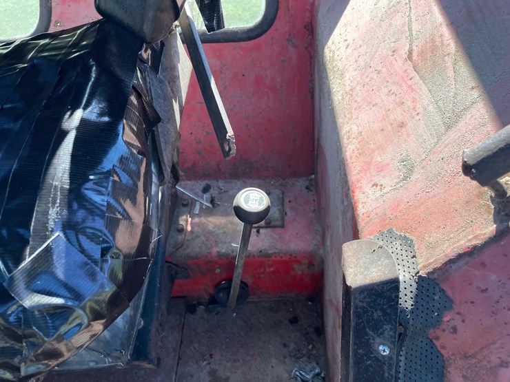 massey-ferguson-1085-image-31