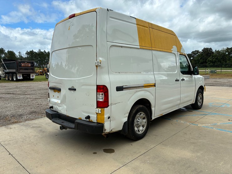 2021-nissan-nv2500-image-4