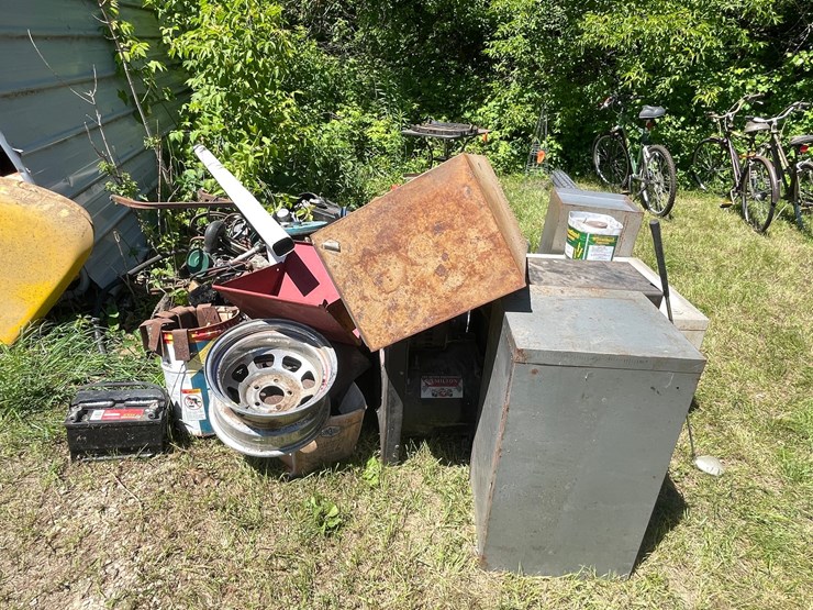 #3305-•-scrap-iron-pile-image-4