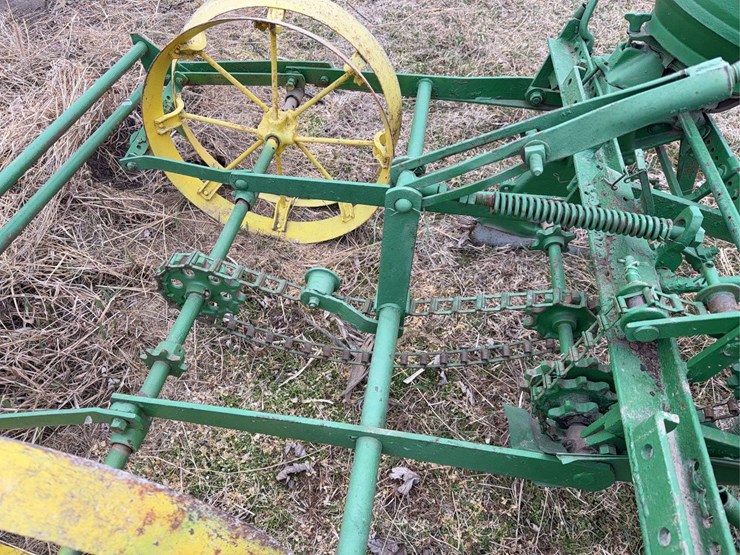 john-deere-two-row-planter-image-13