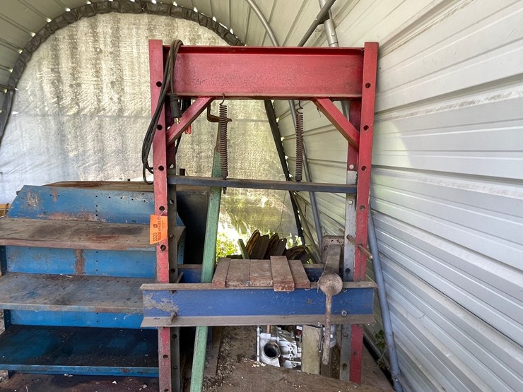 #3320-•-arbor-press-stand-image-2