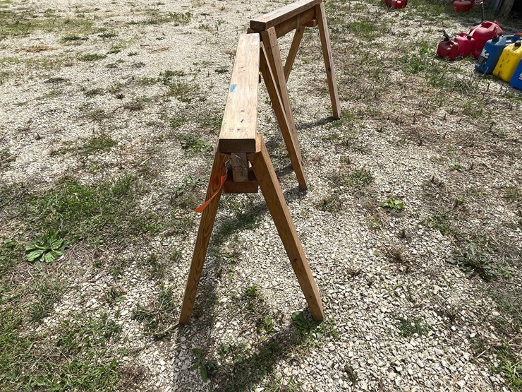 #3339-•-(2)-wood-sawhorses-image-4