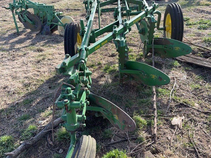 john-deere-no.-55-a-b-h-pull-type-three-bottom-plow-image-5