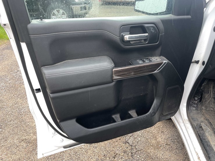 2020-chevrolet-1500-image-46