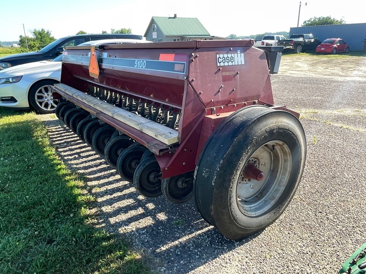 case-ih-5100-image-5