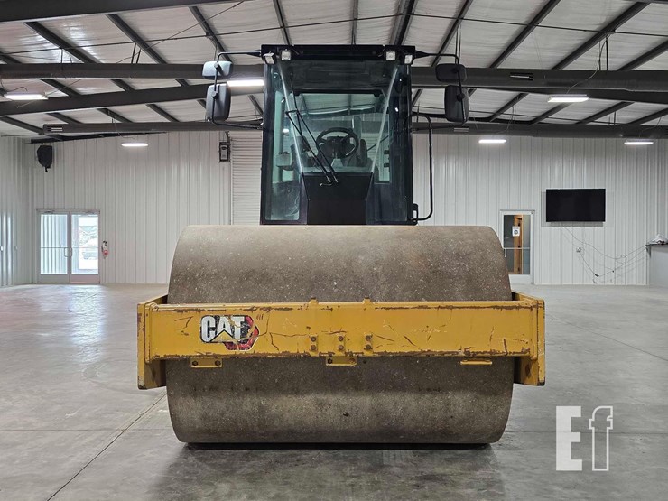 2022-caterpillar-cs56b-image-7