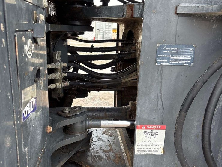 komatsu-wa380-8-image-17