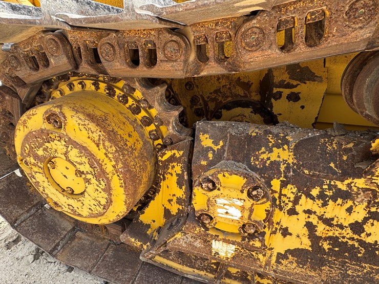 komatsu-d65ex-18-image-11