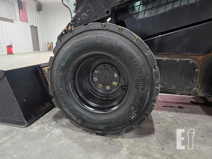 2014-caterpillar-272d-image-25