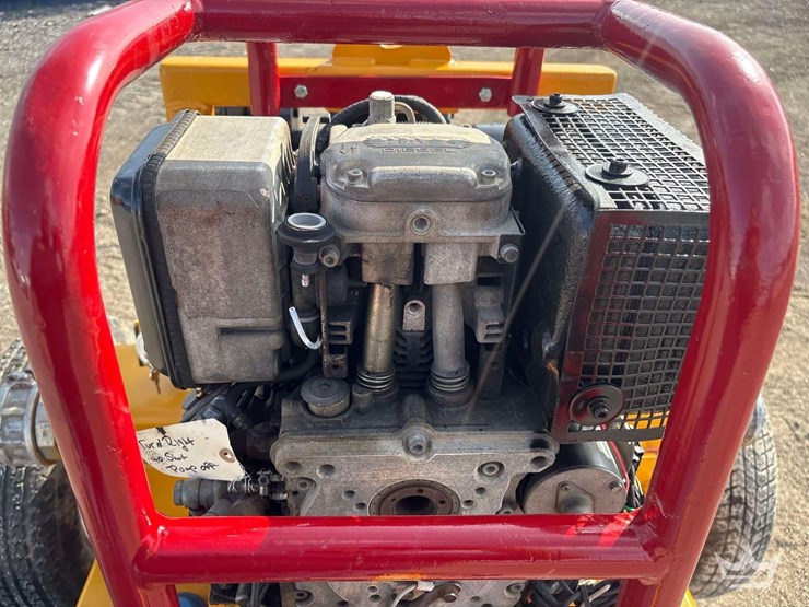 4in.-double-diaphragm-towable-trash-pump-image-8