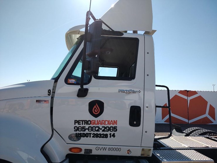 2012-international-prostar-image-11