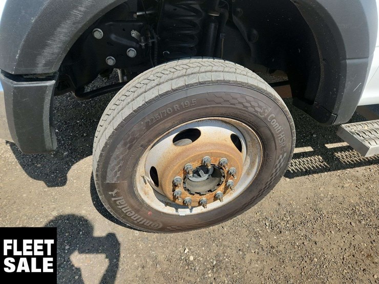 2022-ford-f550-image-10