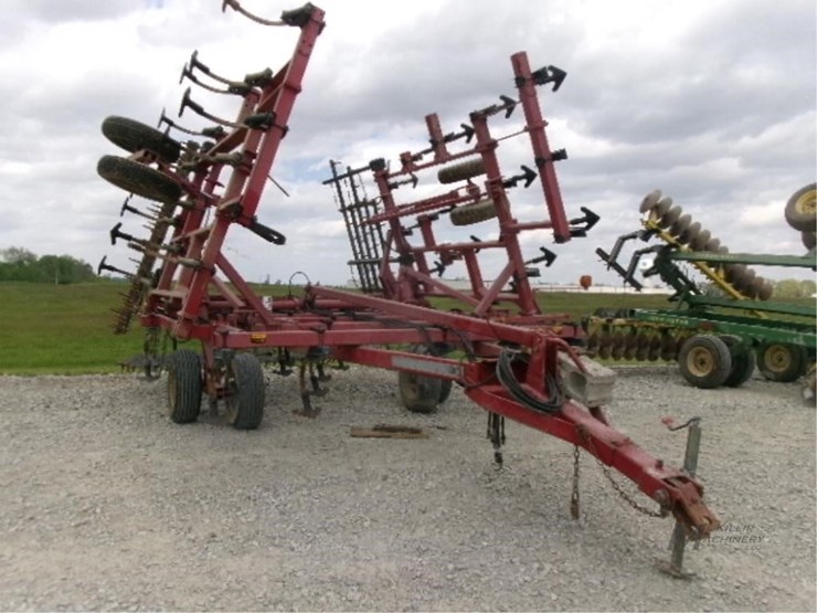 case-ih-4300-image-3