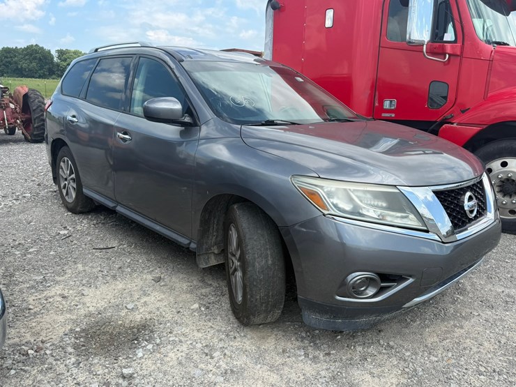 2016-nissan-pathfinder-image-3