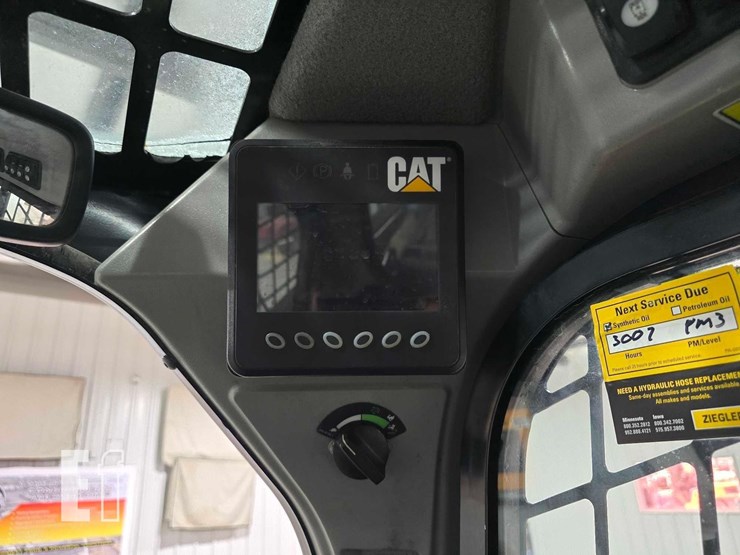 2014-caterpillar-272d-image-19