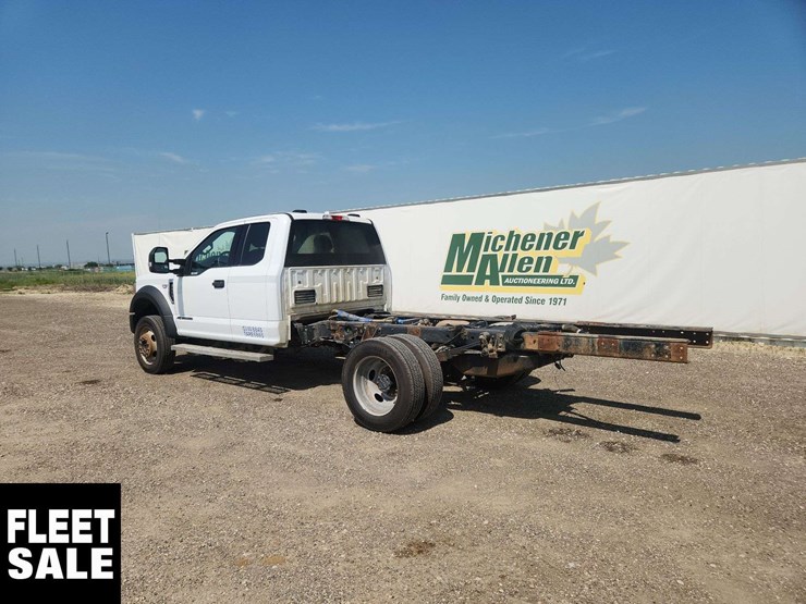 2022-ford-f550-image-3