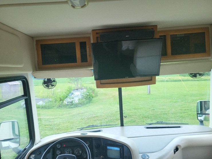 2003-fleetwood-bounder-39z-class-a-motorhome-on-freightliner-chassis-image-10