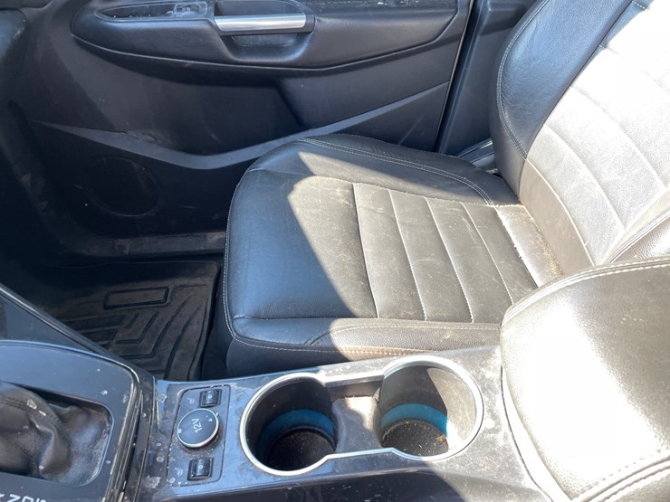 2014-ford-escape-titanium-image-41