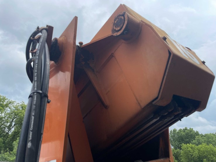 #1100-•-lull-highlander-ii-telehandler-image-37