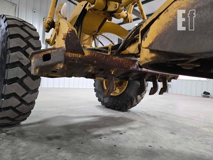 2003-caterpillar-12h-image-13