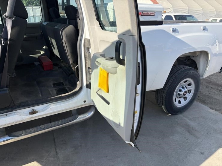 2012-gmc-sierra-3500-image-12