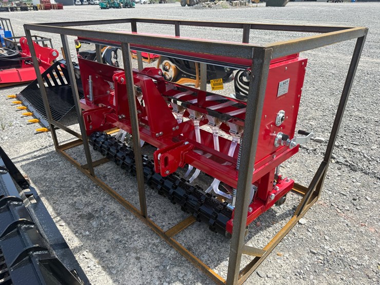 #2008-•-unused-agt-stsd10-skid-steer-seeder-stsd10260107580-inv#51813-image-4
