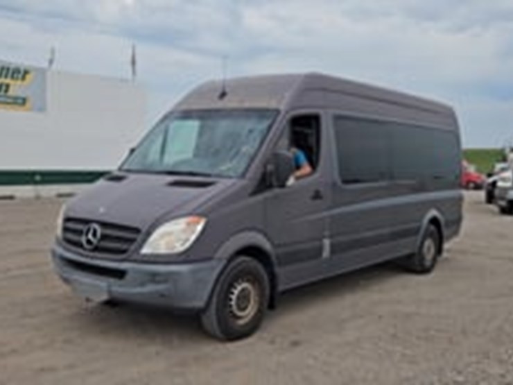 2011-mercedes-benz-sprinter-2500-image-5