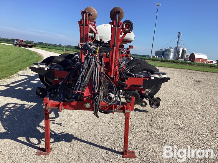 2014-case-ih-1255-image-9