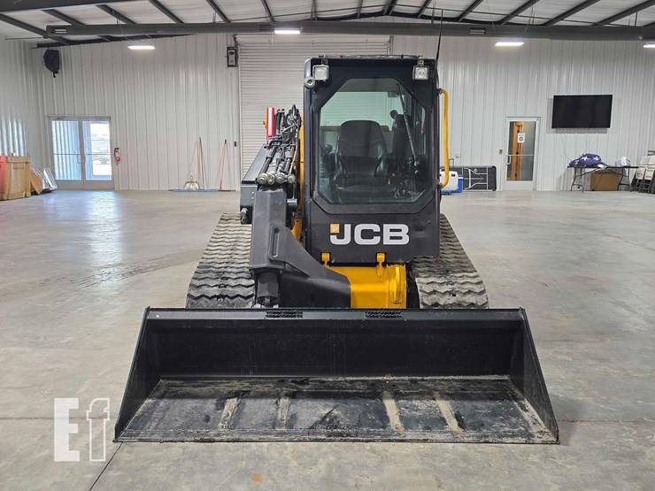 2022-jcb-3ts-8t-image-7