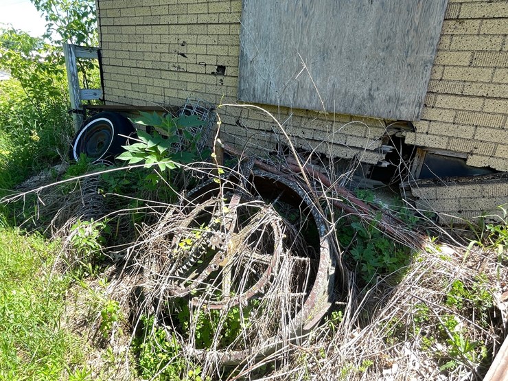 #3305-•-scrap-iron-pile-image-11