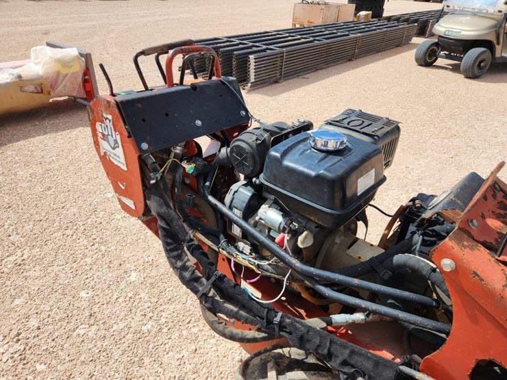2011-ditch-witch-rt12-image-15