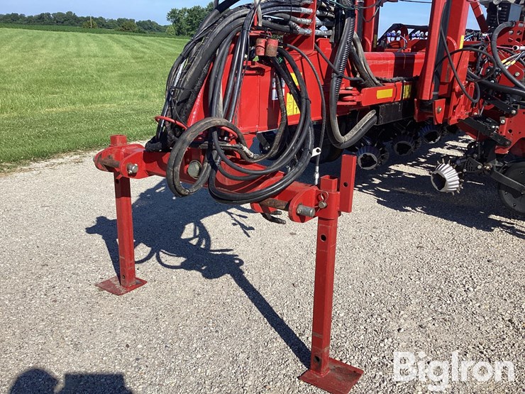 2014-case-ih-1255-image-10