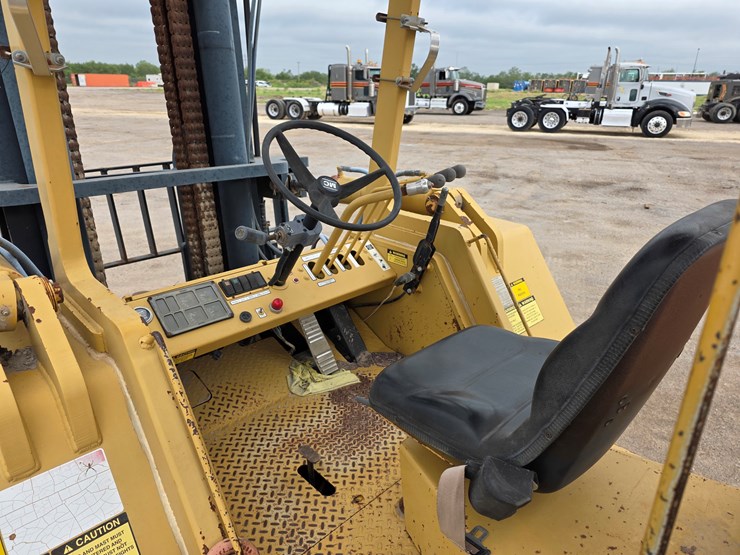 2013-caterpillar-c4.4-image-11