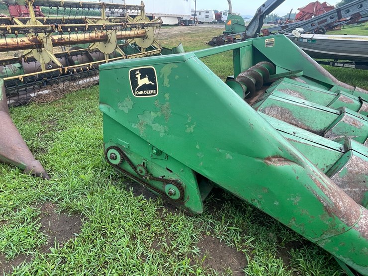 #1935-•-john-deere-(4)-row-corn-head-image-19