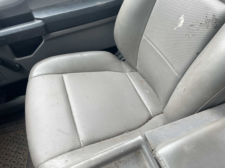 2017-ford-f150-xl-image-56