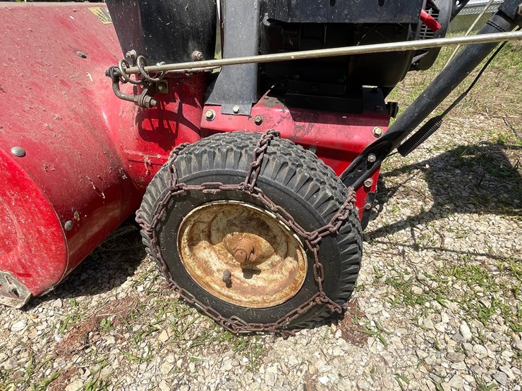 #3321-•-estate-28"-snow-blower-image-14