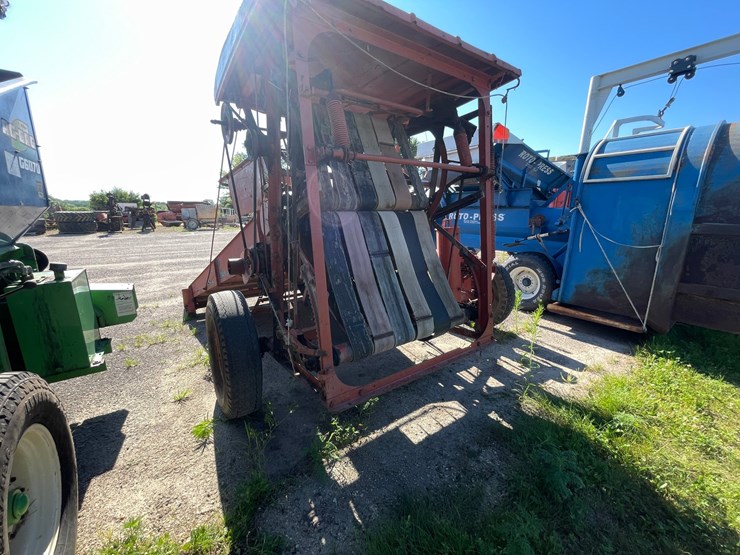 #1025-•-allis-chalmers-10-roto-baler-image-24