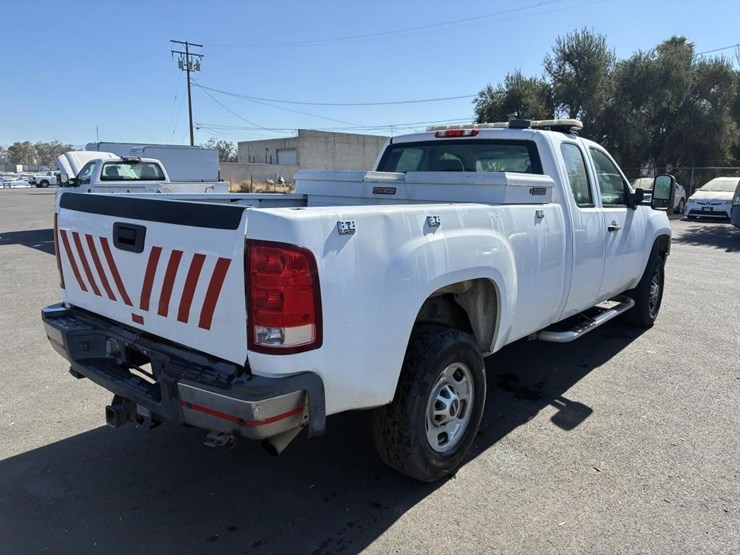 2012-gmc-sierra-2500-image-3