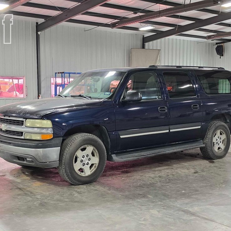 2004 CHEVROLET SUBURBAN