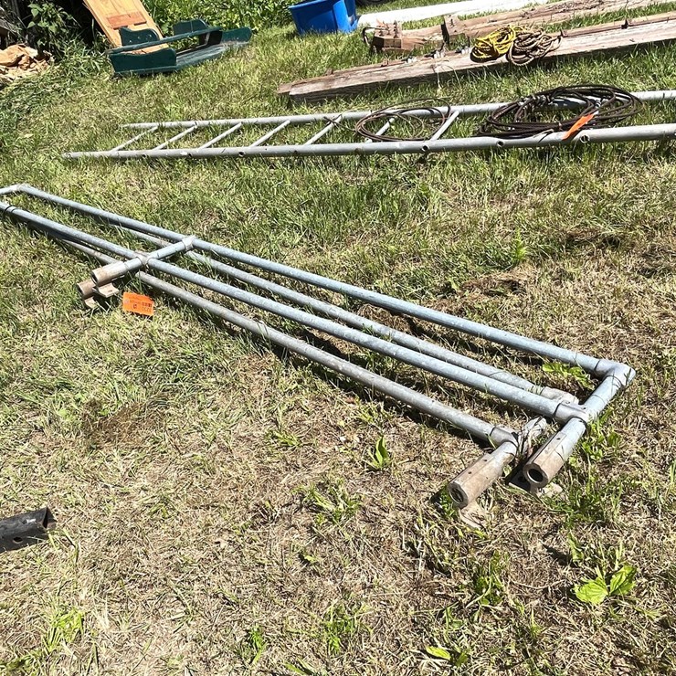 #3230 • 10' Metal Rails