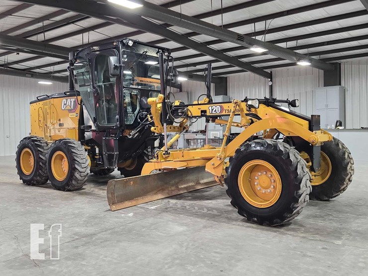 2021-caterpillar-120-image-2