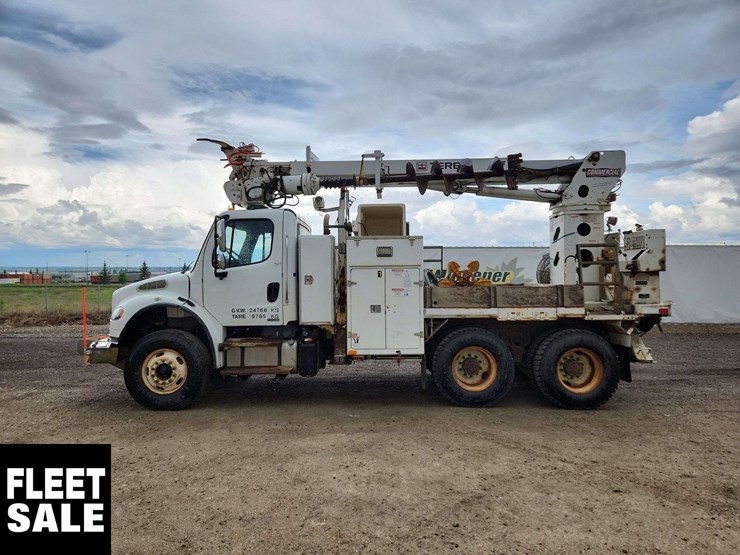 2011-freightliner-m2-106-image-6