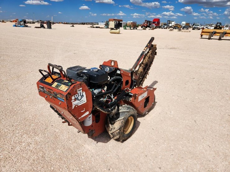 2011-ditch-witch-rt12-image-3