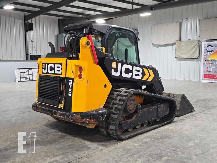 2022-jcb-3ts-8t-image-3